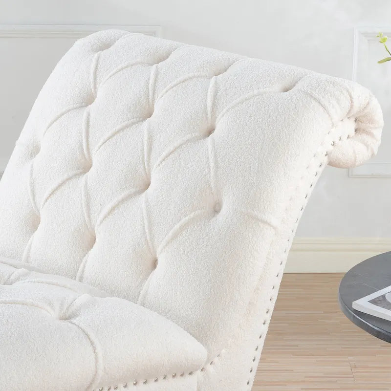 Armlose Indoor-Chaiselongue mit Knopfheftung