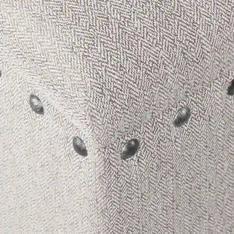 Gepolsterte Aufbewahrungsbank mit bronzefarbenem Nagelkopfbeschlag