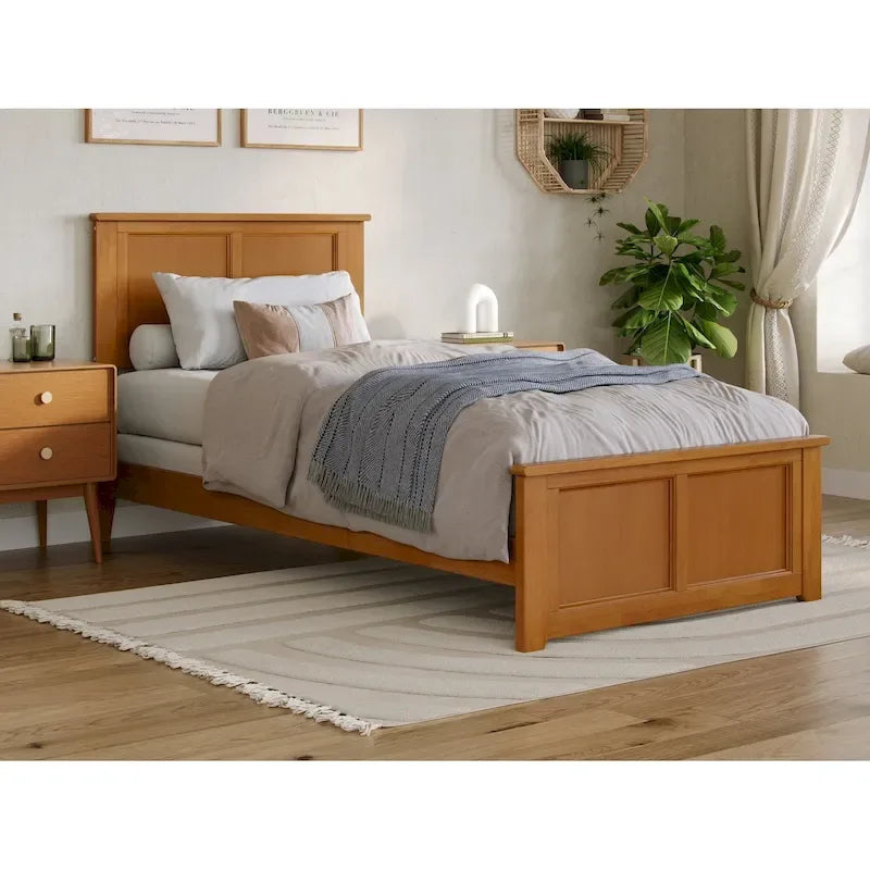 Massivholz-Fundamentbett mit passendem Fußteil