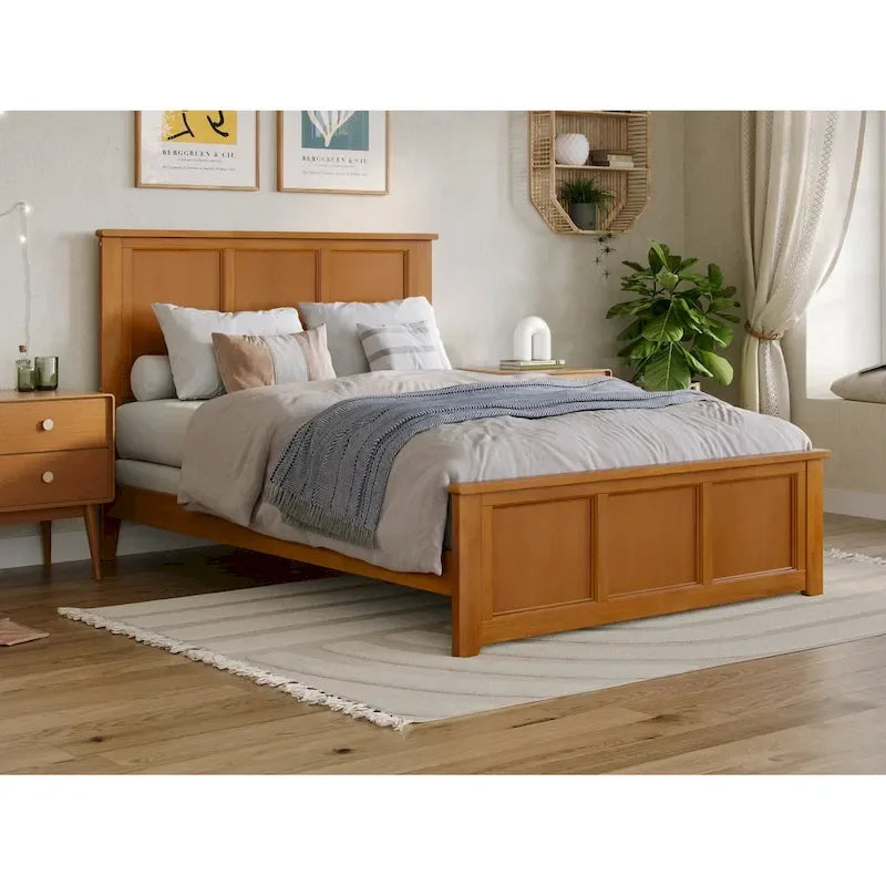 Massivholz-Fundamentbett mit passendem Fußteil