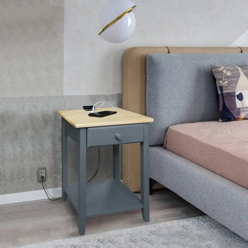 Nachttisch aus Massivholz mit 1 Schublade und USB-Anschlüssen