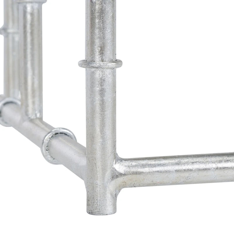 Silberner Beistelltisch mit Glasplatte – 56B x 56T x 53H cm