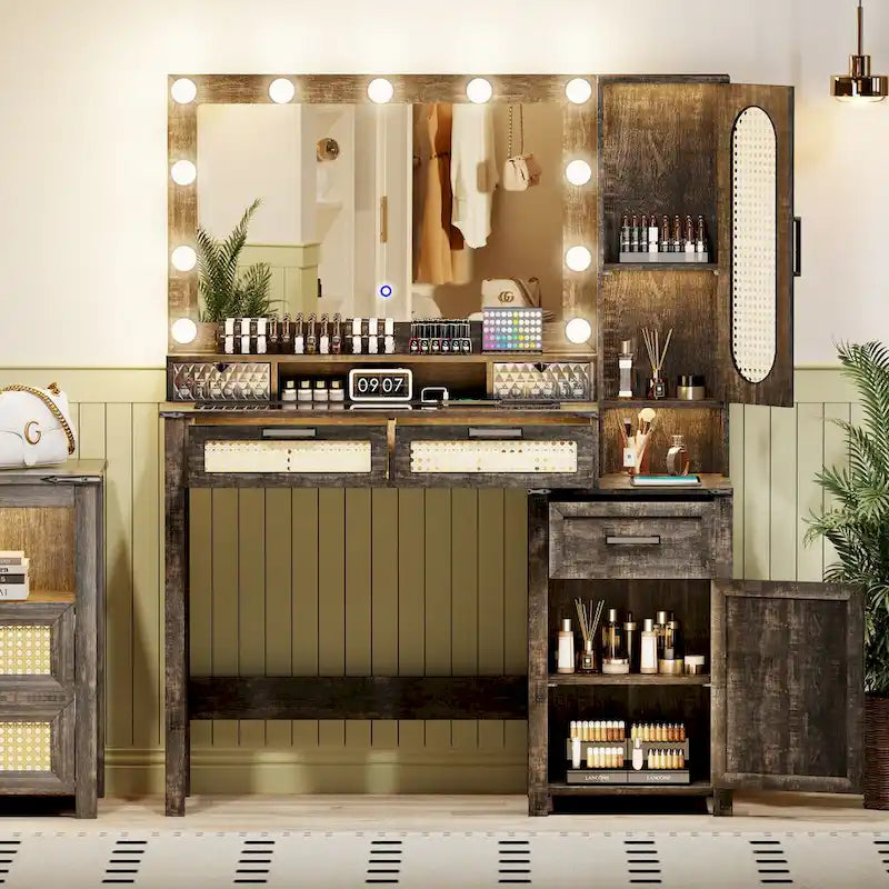 Schminktisch mit LED-Beleuchtung und Ladestation