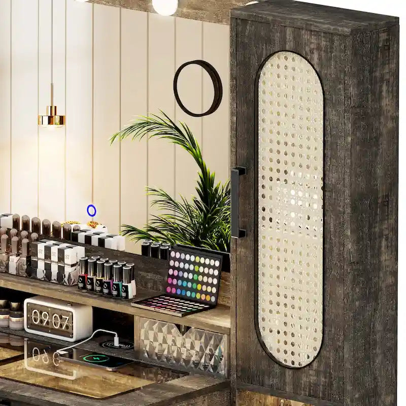 Schminktisch mit LED-Beleuchtung und Ladestation
